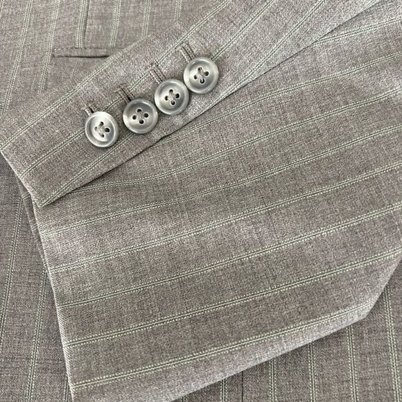 Men’s Sam’s Tailor’s Custom Suit. Excellent Condition. Size 44L - Picture 11 of 16